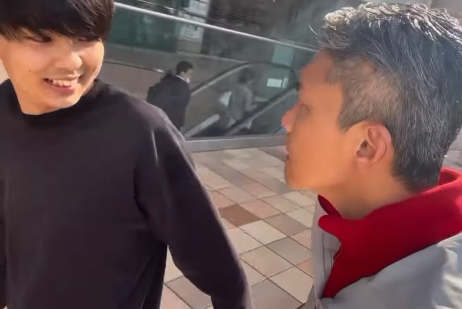 ドパガキさん 喧嘩を売る相手を間違えて警察に逃げ込む。 この人朝鮮高校でめちゃくちゃ有名な番長だぞ…