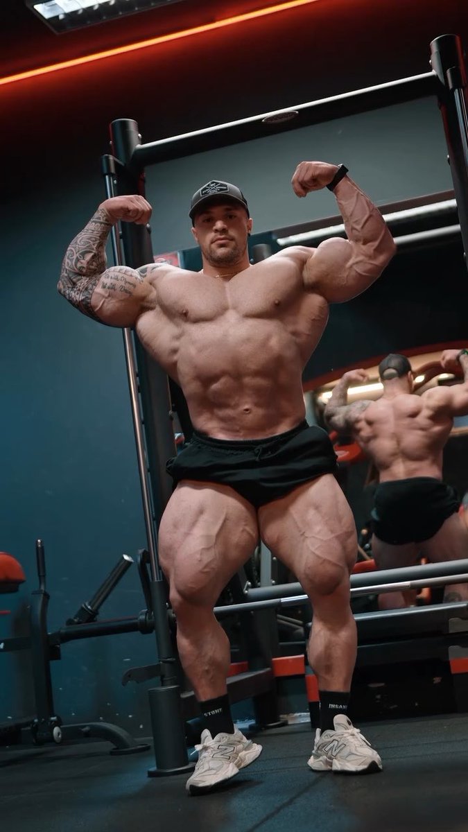 Daniel Goss 🇮🇹 🔥 #muscle #bodybuilding #bodybuilder #beefy