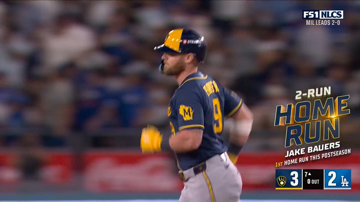 JAKE BAUERS PUTS THE BREWERS BACK IN FRONT!