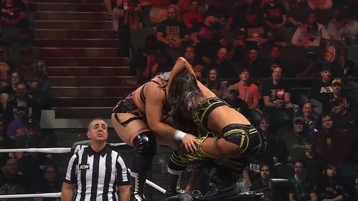 The strength of @DaniLuna_Pro is impressive! Watch #AEWCollision LIVE on TBS + HBO Max