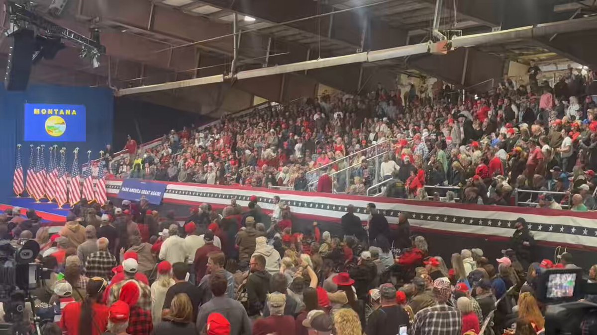 🚨BACKFIRED: An anti-Trump protestor just forced the FAKE NEWS MEDIA to show the HUGE CROWD at President Trump's Montana rally. These protesters don't realize they're actually helping Trump by forcing the media to show the crowd.