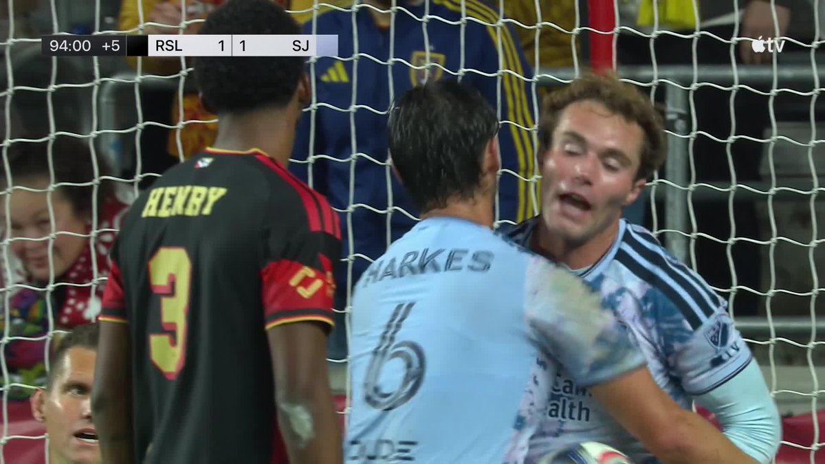 Perfect timing from Jack Jasinski 🤩 San Jose ties it late!