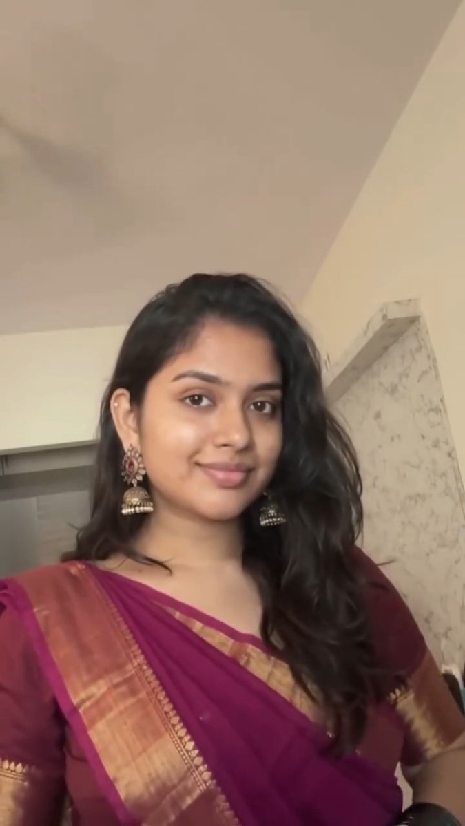 Her boy friend is blessed with 2 girl friends..