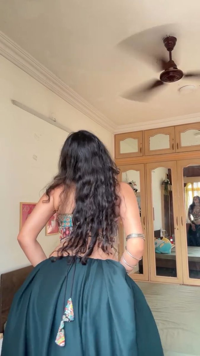 Rate her dancing skill out of 10 👀