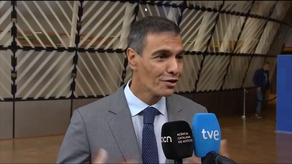 ❗ Sánchez explica que ha elegido a Margarita Robles cómo 'número 2' de la lista del PSOE por Madrid porque "siempre ha estado ahí" y por la "profunda amistad" que mantiene con ella: "Ha estado a mi lado más de una década y es una extraordinaria ministra"