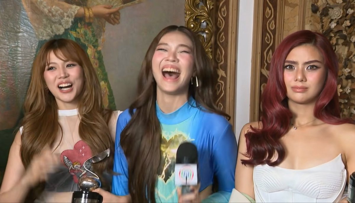 🐱: actually, buo na po yung calendar namin hanggang 2030 🦊: 😳 yung gulat ni mikha lim HAHAHAHAHAHH in her head, maybe she was thinking, “ba’t 'di ko alam 'yan?” 😭