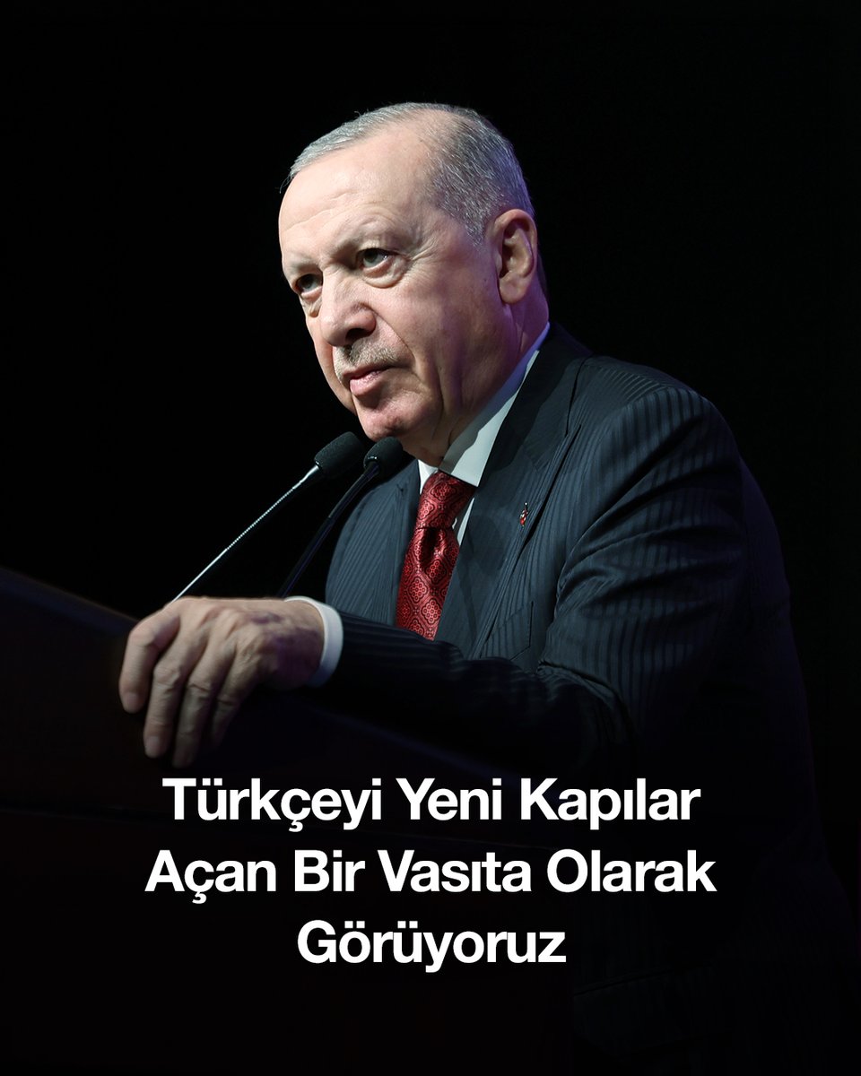 Maarif okullarında ev sahibi ülkelerin eğitim mevzuatını, müfredatını, kültürel özelliklerini dikkate alıyoruz. Türkçeyi başka dillerin yerine geçen değil, insanlara yeni kapılar açan bir vasıta olarak görüyoruz. Bizi başkalarından ayıran bu yaklaşımımızı daima koruyacağız.