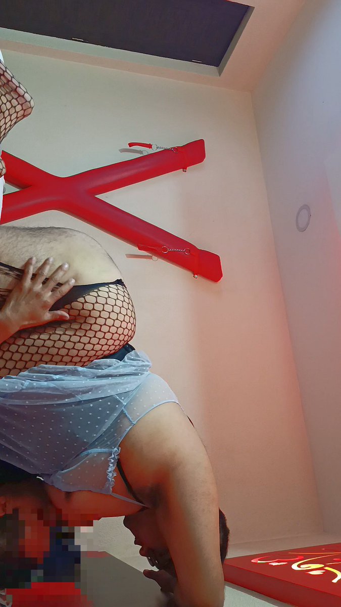 Chacal borracho me mandó mensaje "Quiero darte verga y mamarte esas tetas de puta que no tiene ni mi vieja" me dijo Así lo esperaba ya en lencería con las tetas listas para amamantarlo y en mi culito listo para su verga de casado "Que rica mi sobrinita la puta" Dale repost