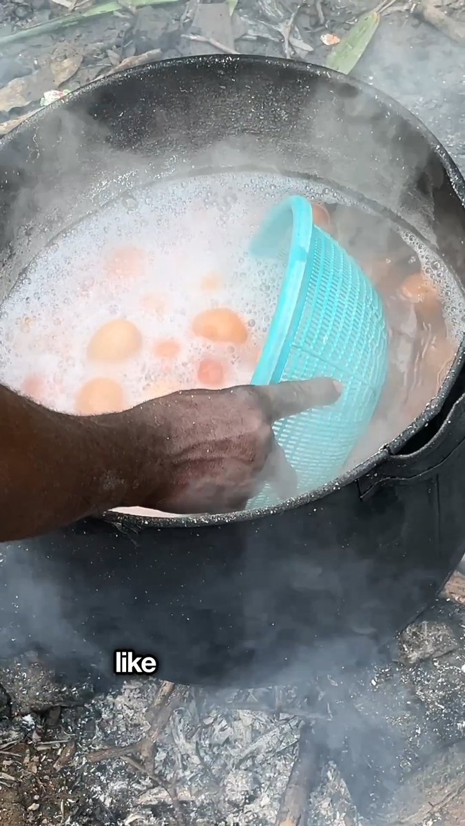 Wait, People Who Sell Boiled Eggs In Nigeria Mix Detergent With The Eggs While Boiling Them Before Selling Them To People For Consumption? 🤦🏾‍♂️