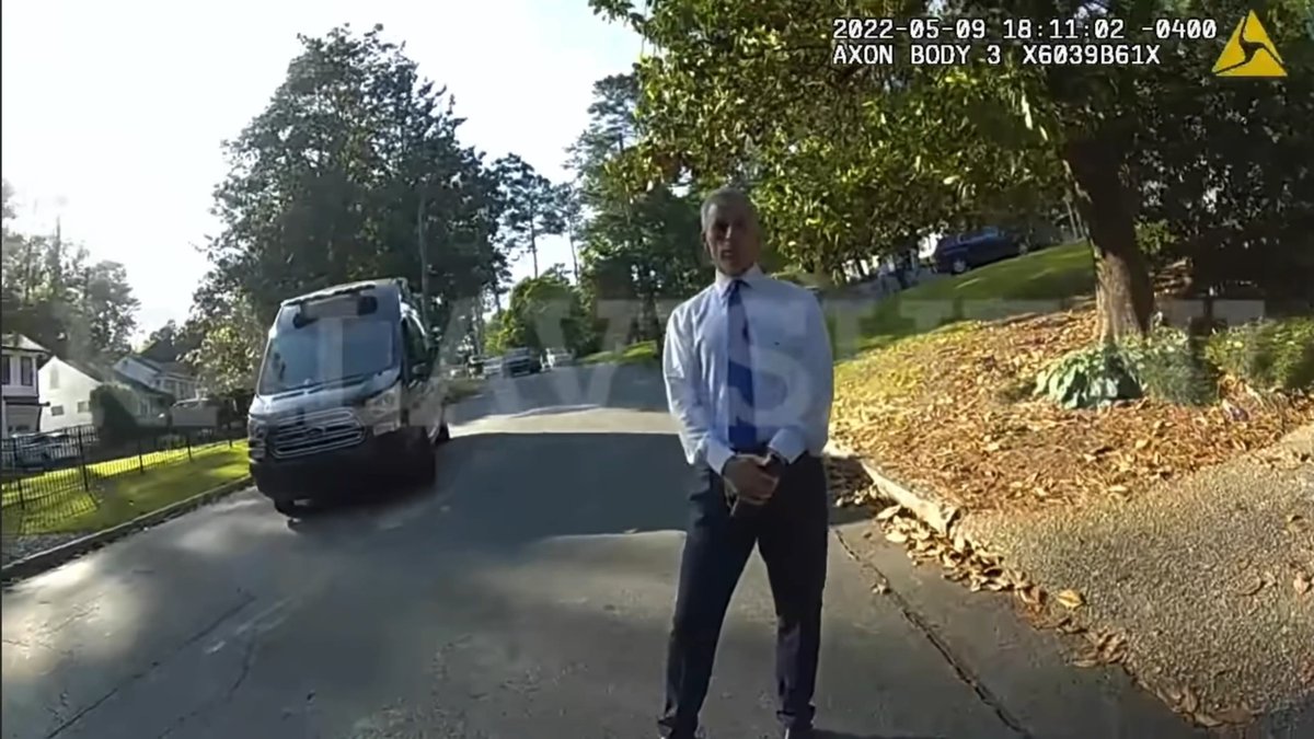 Cops were pissed that Brian Steel immediately showed up while they were raiding Young Thug’s house in Atlanta 🙄🙄 “Great - his f******g lawyer is here”