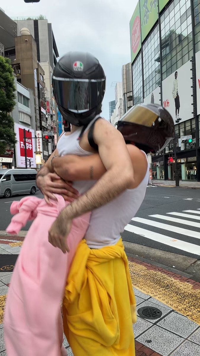 Larping Moto Trying to get me killed 💀 Lucky ppl in Japan don’t watch Netflix while driving like America