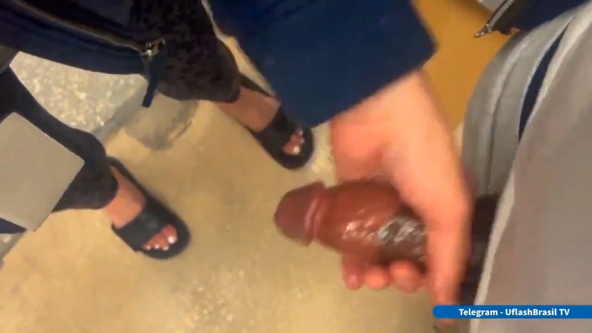 Hollyyy shiiii got her to grab and stroke it in public 🥵💦 #porn #publicflash #win