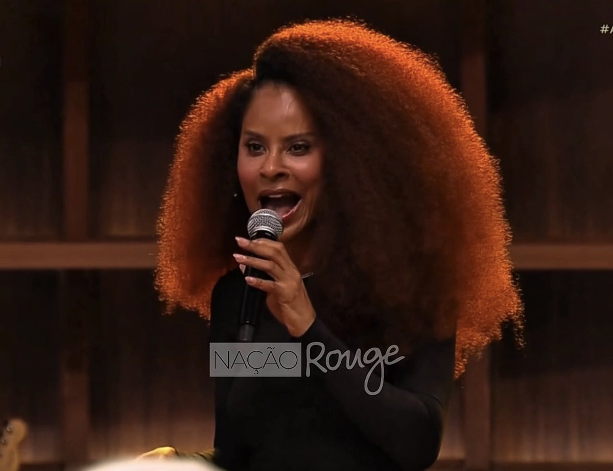 🚨Simplesmente Aline Wirley cantando Blá "Blá Blá" do Rouge no programa Angélica Ao Vivo de hoje