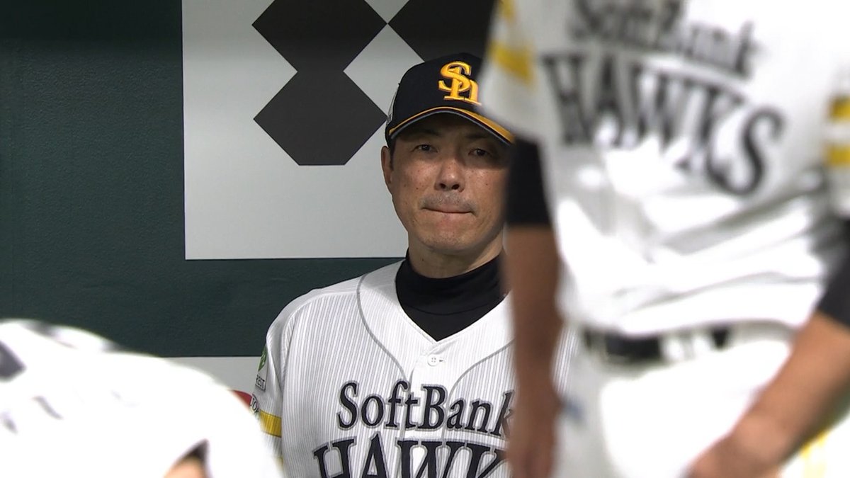「しみる～😭」 死球の #栗原陵矢 に #川瀬晃 がなぜか頭にシュー🧑‍⚕️ #sbhawks #ベースボールLIVE で配信中[初月無料]