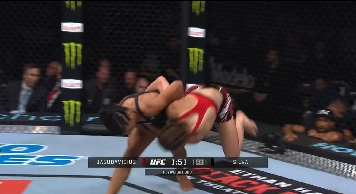 Getting out grappled by Natalia Silva 😂✌🏽 ( Erin Blanchfield by WHATEVER )