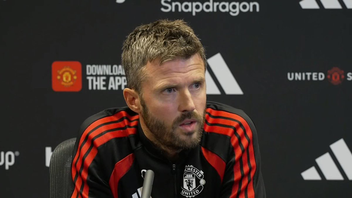 "It'll be a fantastic atmosphere, and we will be ready" 💪 Michael Carrick says that Manchester United are prepared for the intense environment of playing Leeds at Elland Road