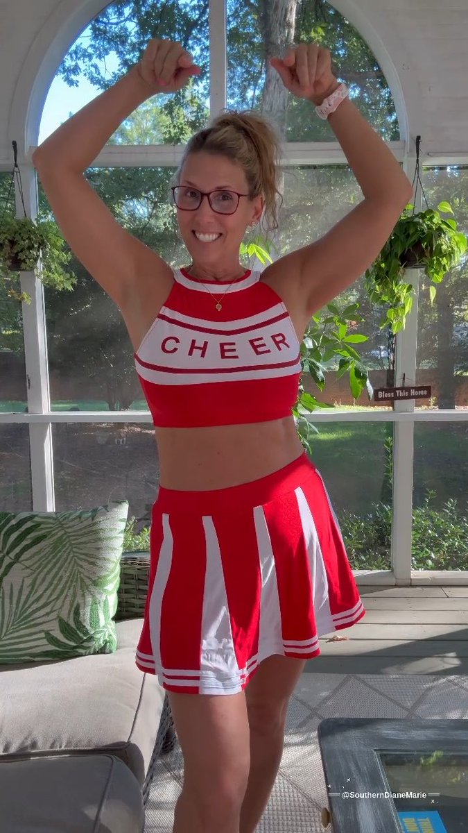 Hey you guys 😘 College Football Fun😜 🎉 It’s time for…. Diane’s Classy-Sexy-Fun College Picks. 🏈