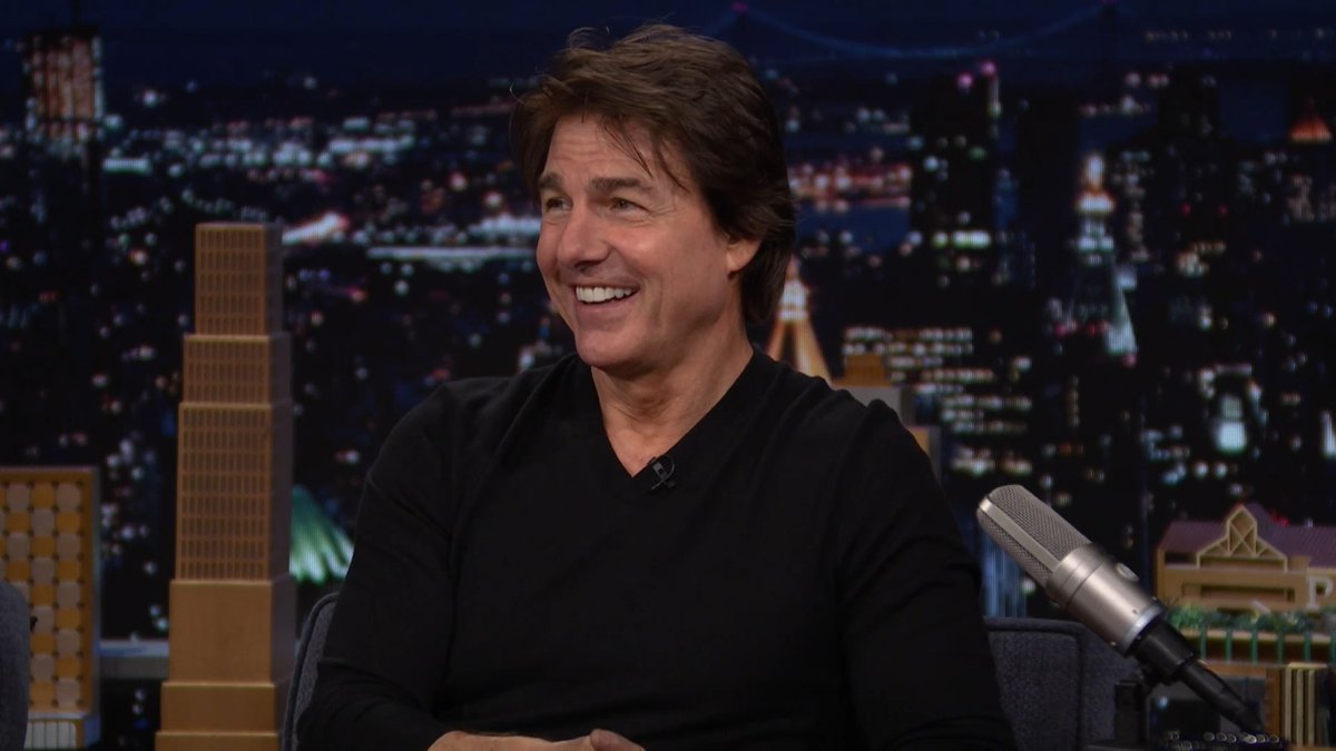 Did Tom Cruise have a prosthetic butt in @DiggerTheMovie?! 🤣 #FallonTonight