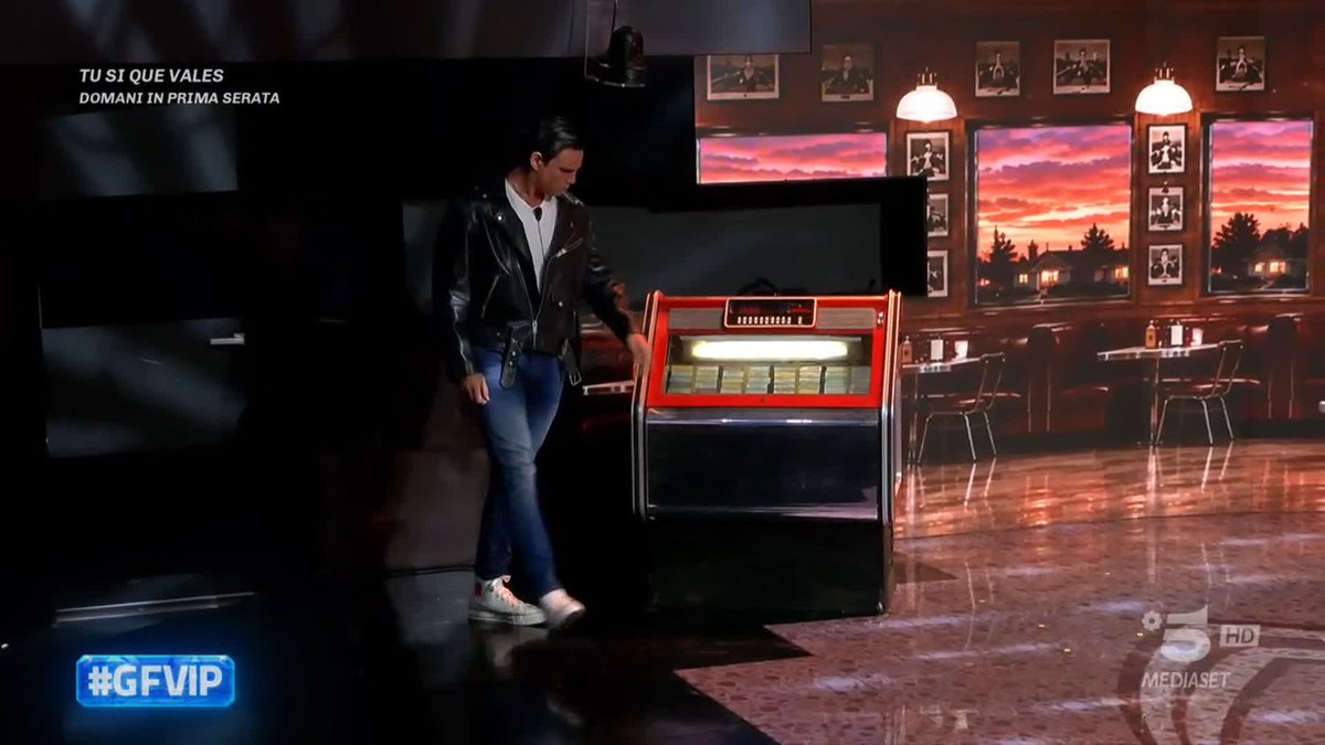 È arrivato il momento: il medley anni '50 dei nostri giovani è tutto per voi 😎 #GFVIP