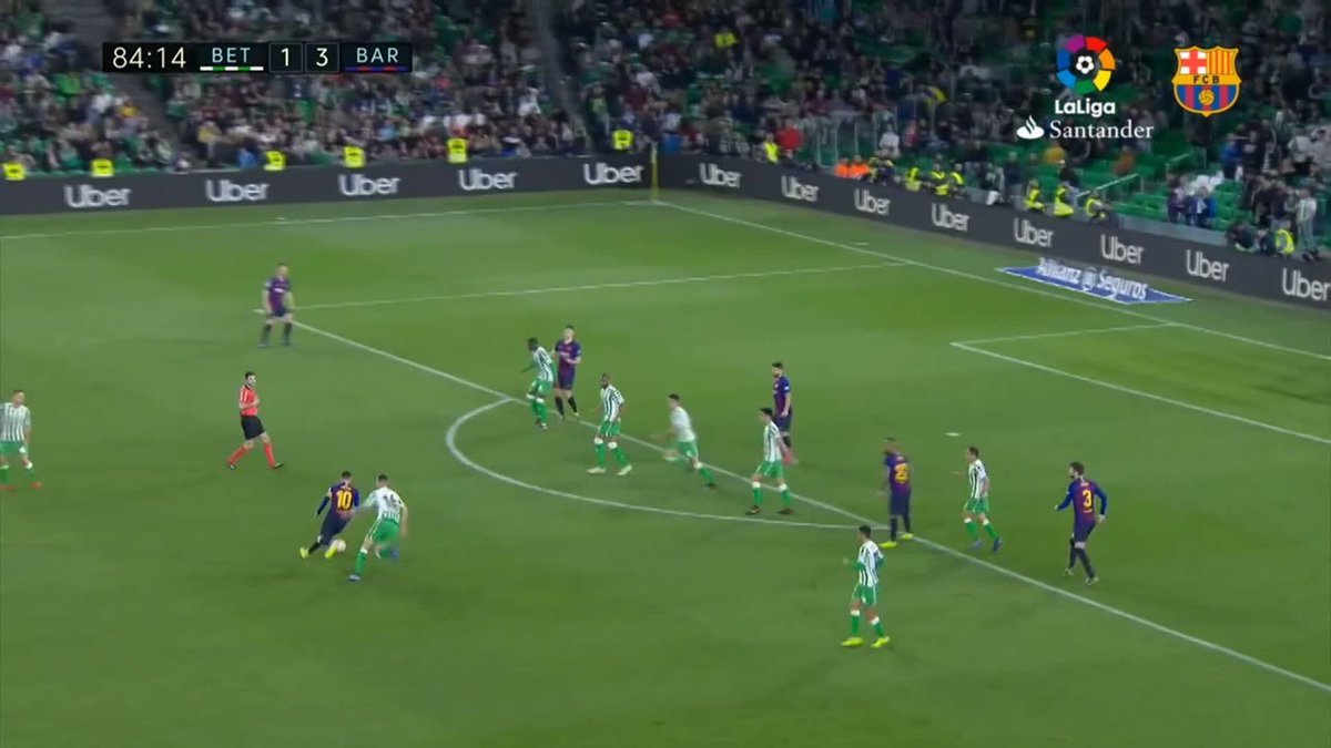 🚨🚨 INOLVIDABLE 🚨🚨 💥Se cumplen 8 años DEL GOLAZO de Leo Messi al Betis,Y TODA SU AFICION APLAUDIENDO Y COREANDO SU NOMBRE 🎩MUCHO HONOR