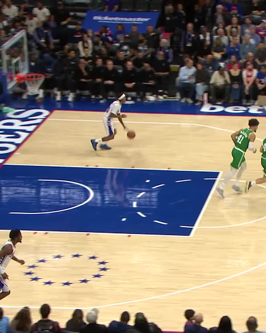 Back-to-back big time threes from Tucker 👌
