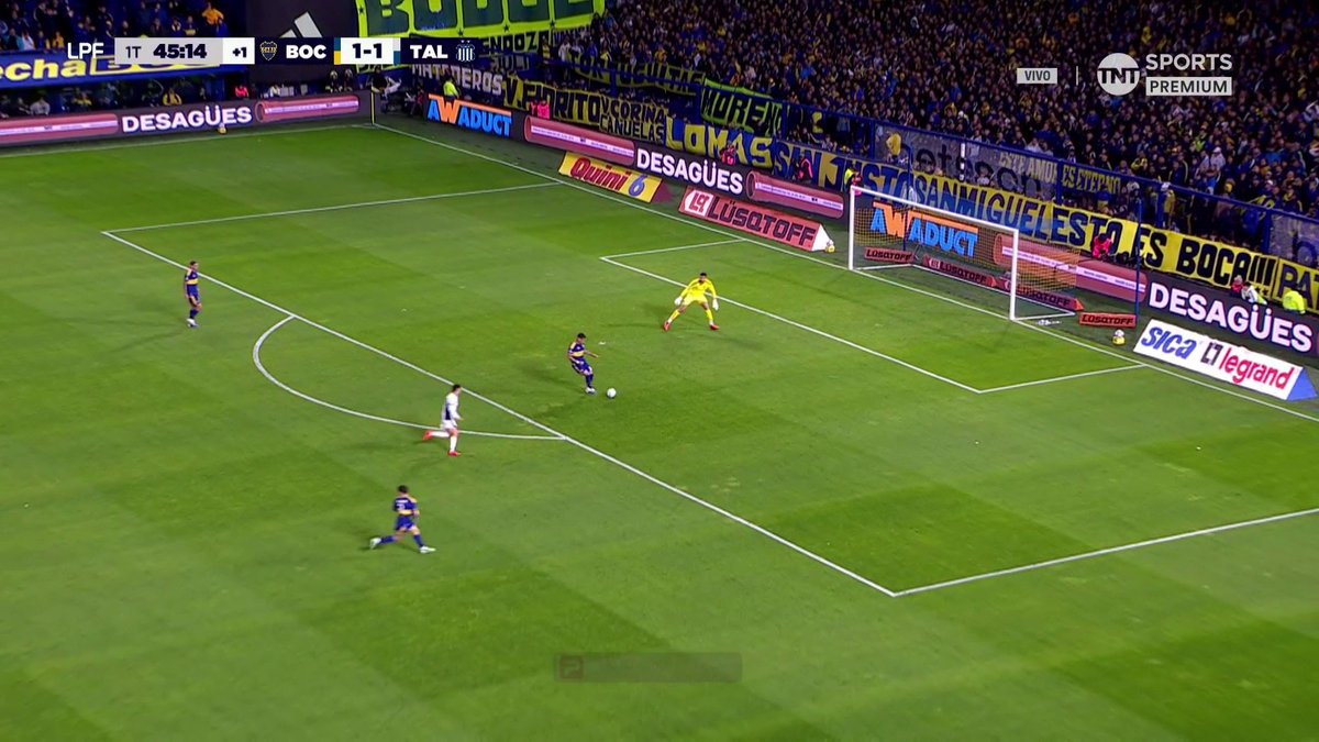 😱EL PALO salvó a #Boca en la última tras el error entre #DiLollo y #Costa.