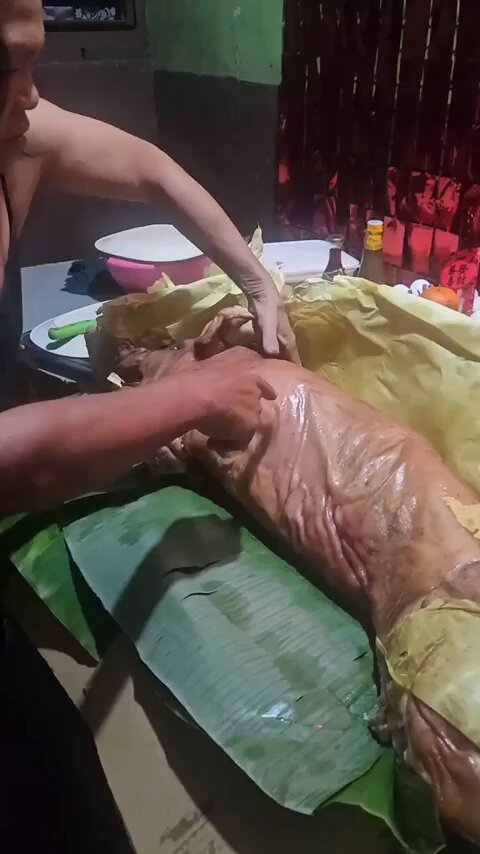 Lechon daw na medium rare. Hahahahahahahahahahahah.
