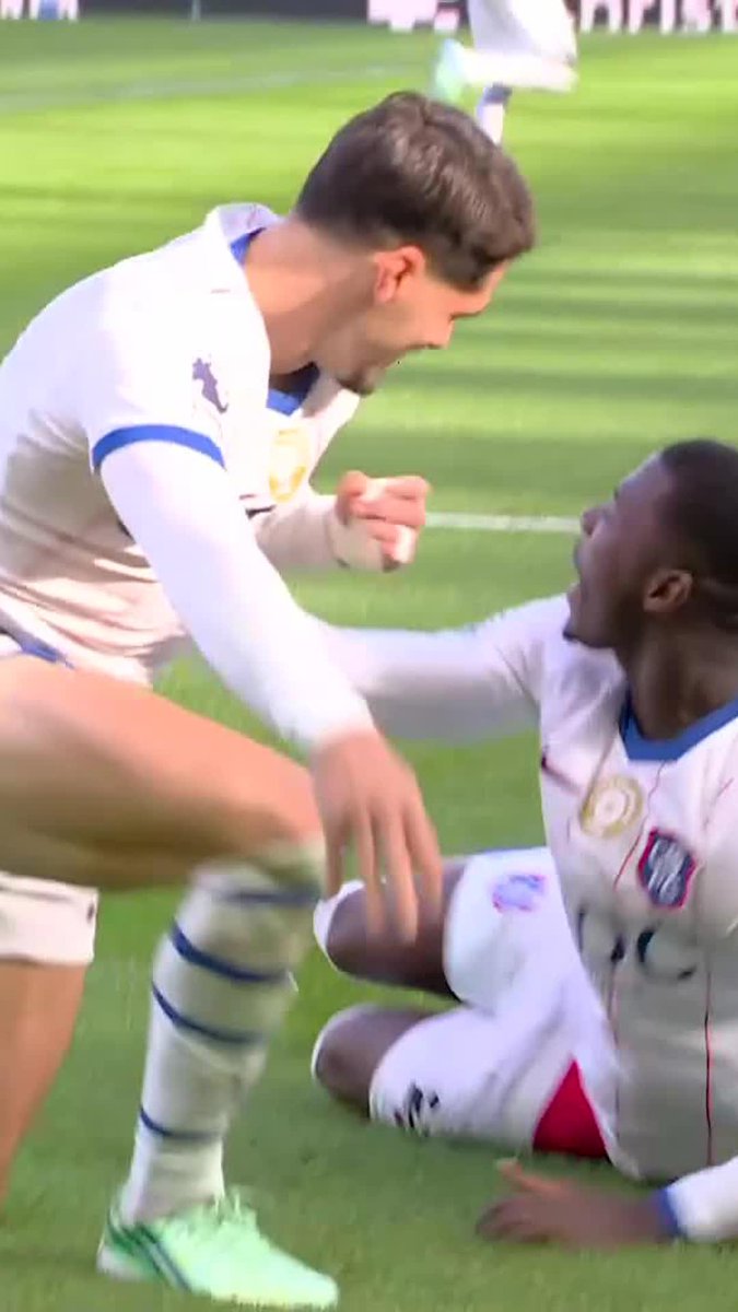 Chelsea save their fast start for the second half 🔵⚡️ Pedro Neto beats Pickford for the opener 👏 📺 Stream #CHEEVE on DStv: