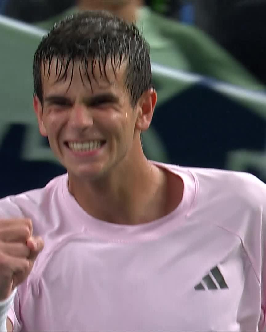FIRST MASTERS 1000 FINAL ☝️ Jodar gets the BEST win of his career - 6-3 6-4 to get past Medvedev! #RolexShanghaiMasters