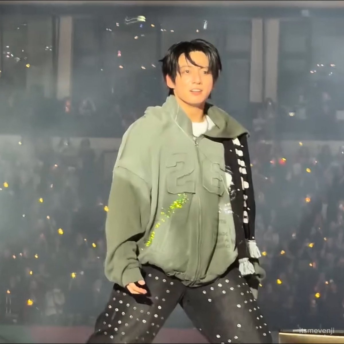 oh no jungkook was touching his back after his freestyle… hope he’s okay :(