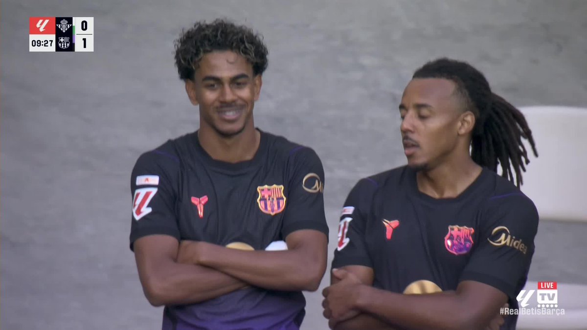 Lamine Yamal with an OUTRAGEOUS finish for Barcelona's opener! 😱😱 "It is an absolutely obscene goal!" 🎙️