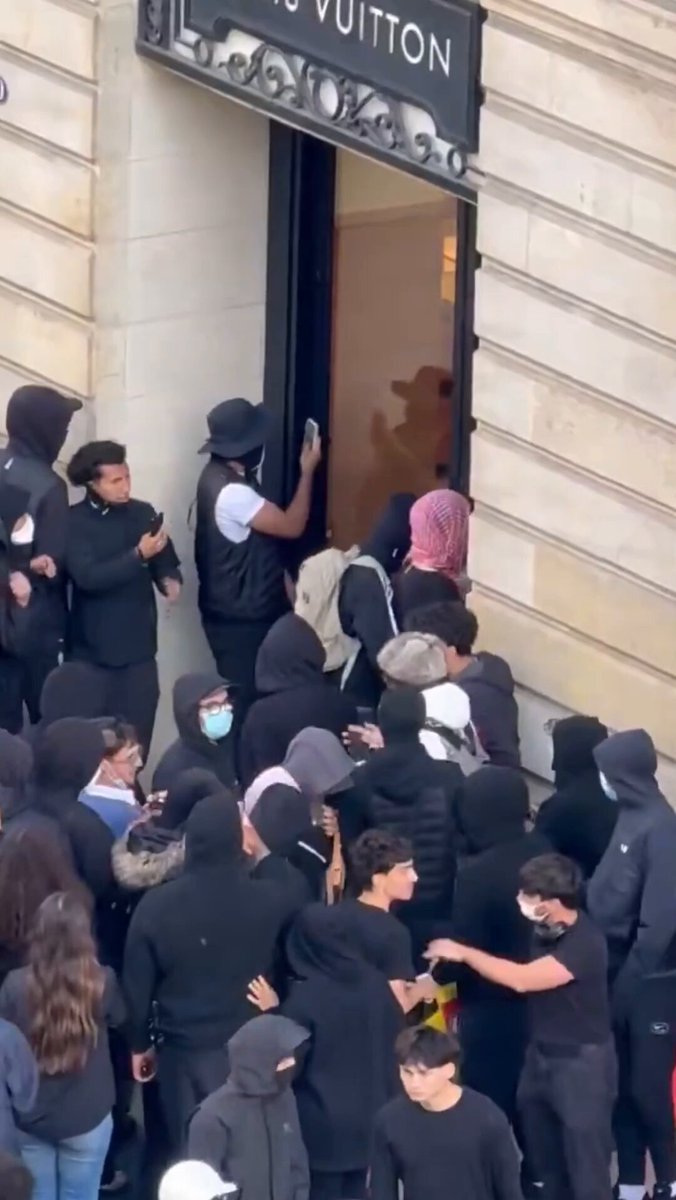 Apocalypse in France: looting everywhere.