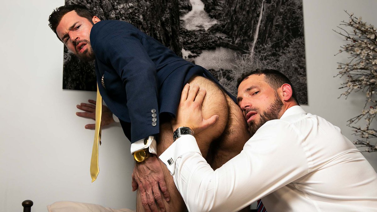 A fitting for Enzo becomes a very personal lesson in style. Wedding Attire ✨ Dario Beck 🐸👑 🇪🇸 🇩🇪 ꧁•⊹٭𝙴𝚗𝚣𝚘 𝚁𝚒𝚖𝚎𝚗𝚎𝚣٭⊹•꧂ Enzorimenez official