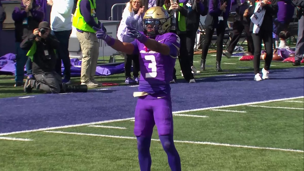 What a one-handed snag from Corey Scott 😮‍💨