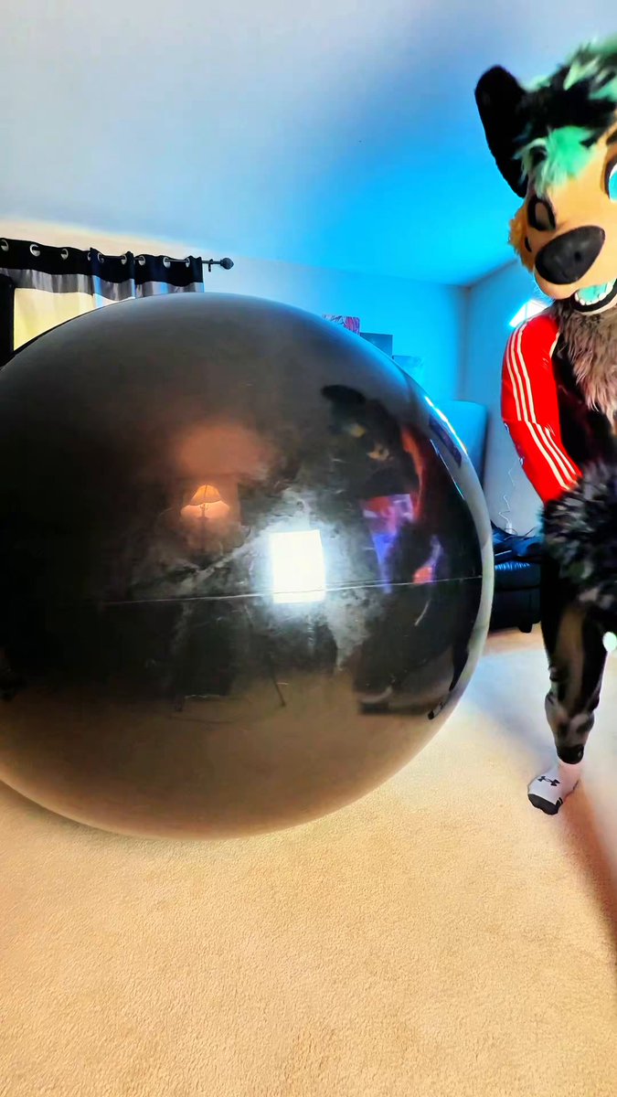 Uh oh…the ball caught a AXE 🪓 ✨⛓️ Guess he’s stuck now 😏