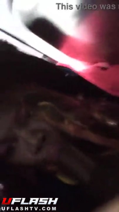 She sucked it in a moving train ! 🥵😈 #uflashtv #publicflash #gonewild