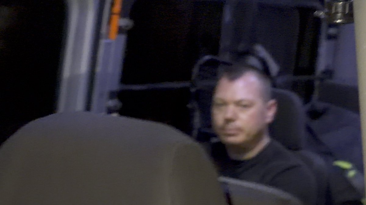 PILNE‼️ Piotrek wywieziony w obstawie policji po badaniach w szpitalu - wcześniej znów zasłabł! Przy badaniach pilnowało go aż 5 policjantów. Nie chcieli dopuścić do niego pani pełnomocnik.