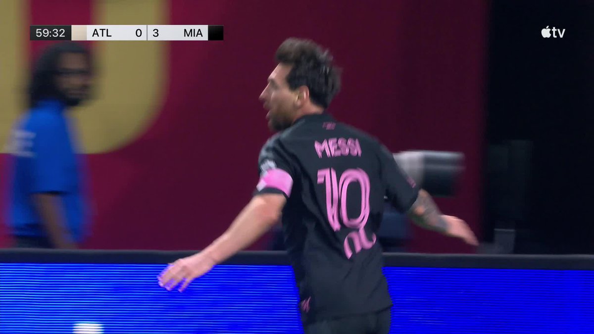 Messi on the break 1v1? Good luck. Leo has his brace. 🇦🇷