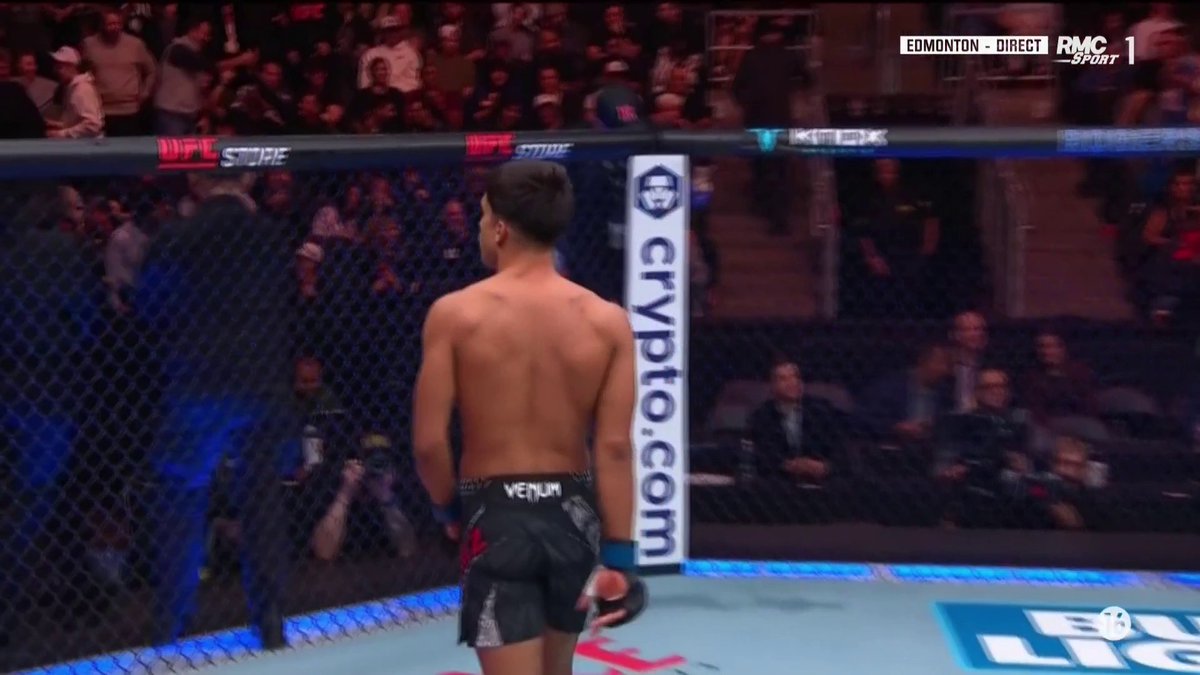 PEREZ DÉMOLIT NELSON 💥 #UFCEdmonton