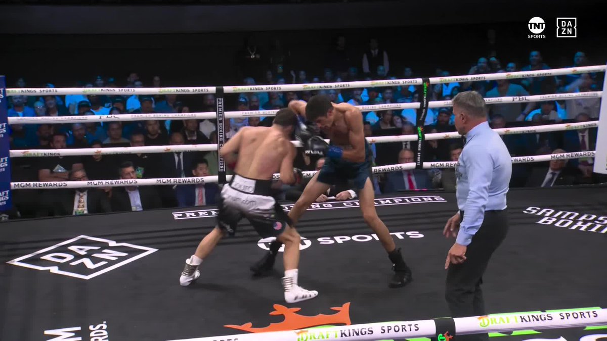 Haribeaj letting his hands go at the end of round 2! 👀 #TheFight | #FundoraHadribeaj | Live NOW on DAZN and TNT▪️
