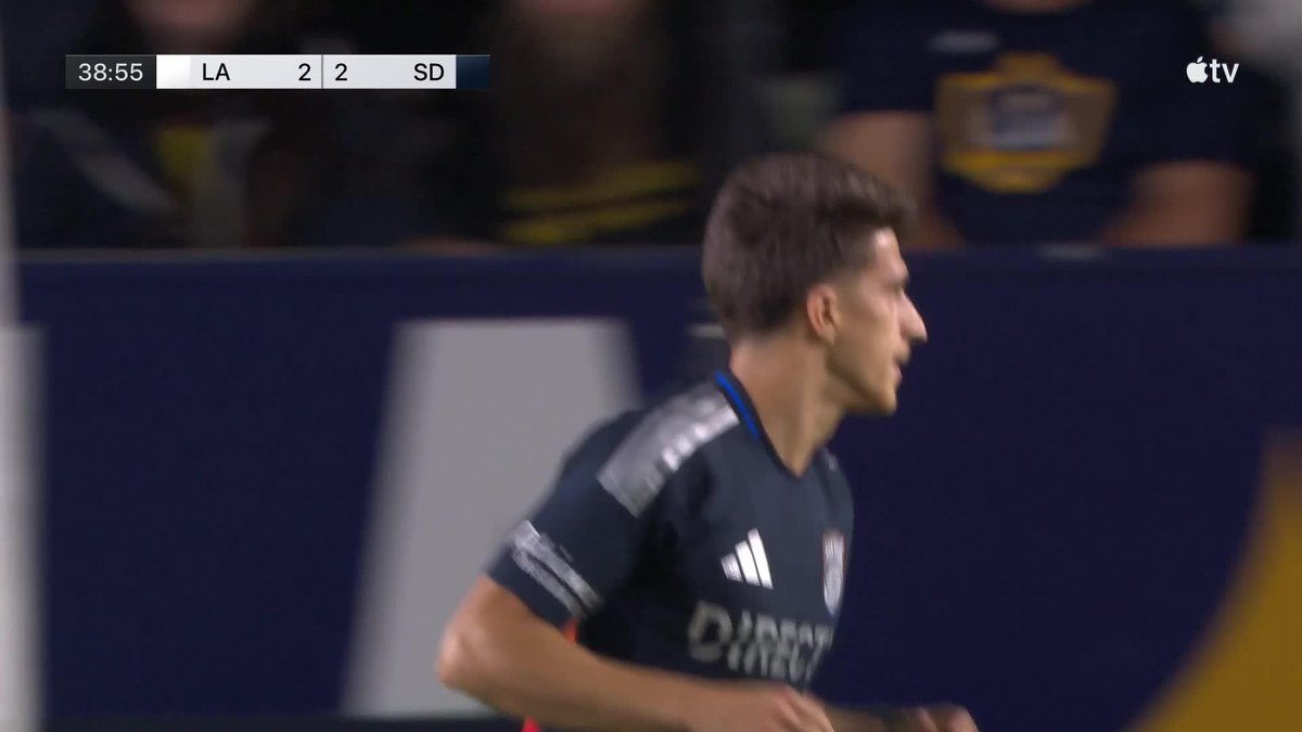 This game is wild! Gabriel Pirani levels it for San Diego FC!