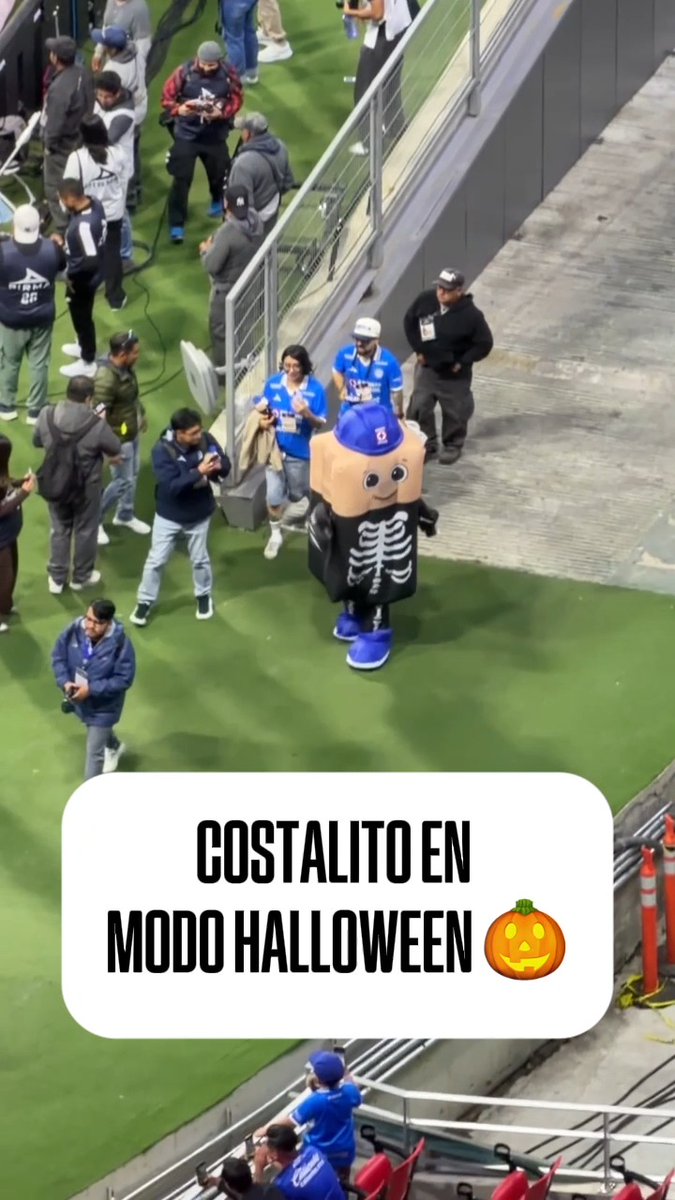 ¡DE LA PARKA! ☠️ Costalito estrenando disfraz para Halloween 🎃