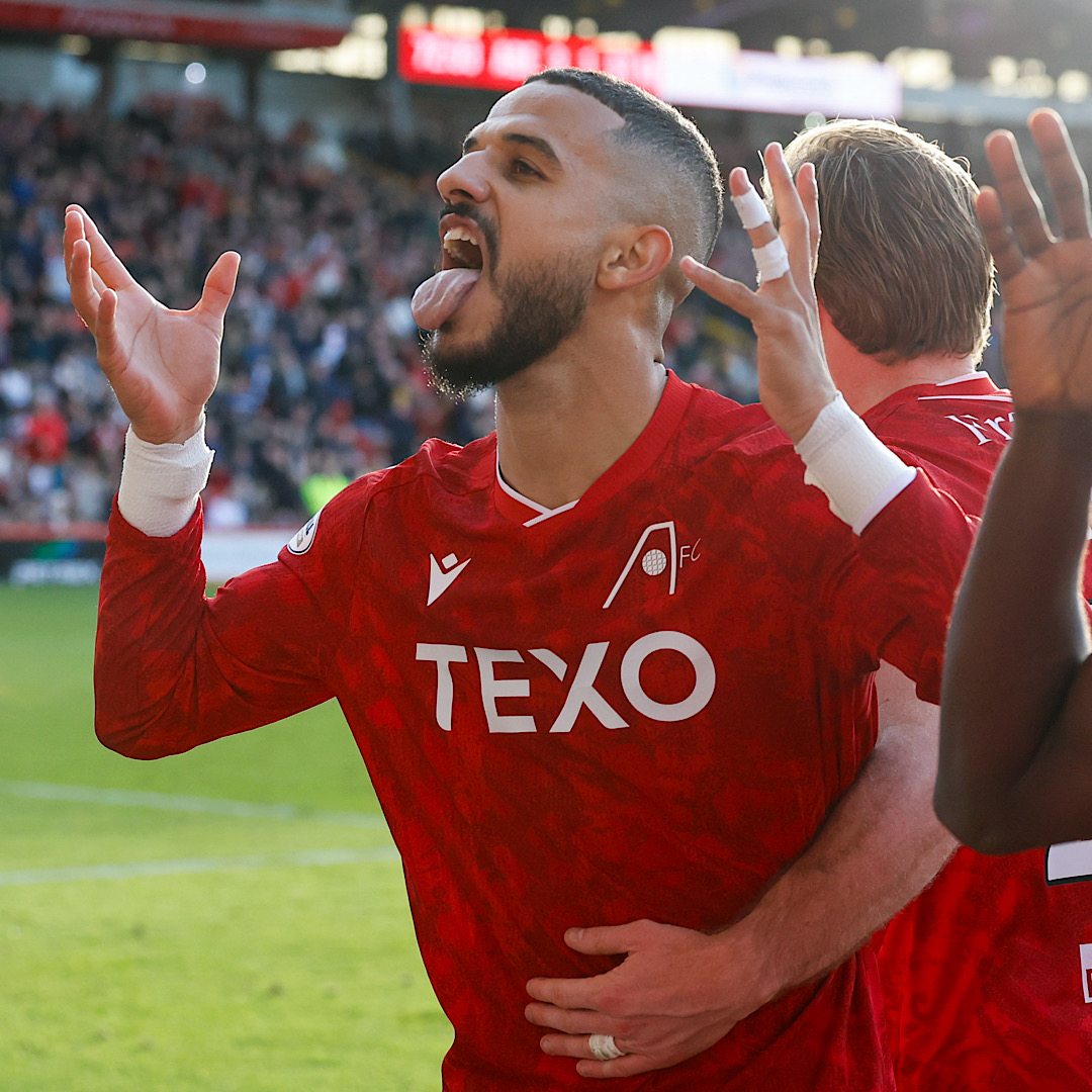 Off the bench and on the scoresheet 🤝