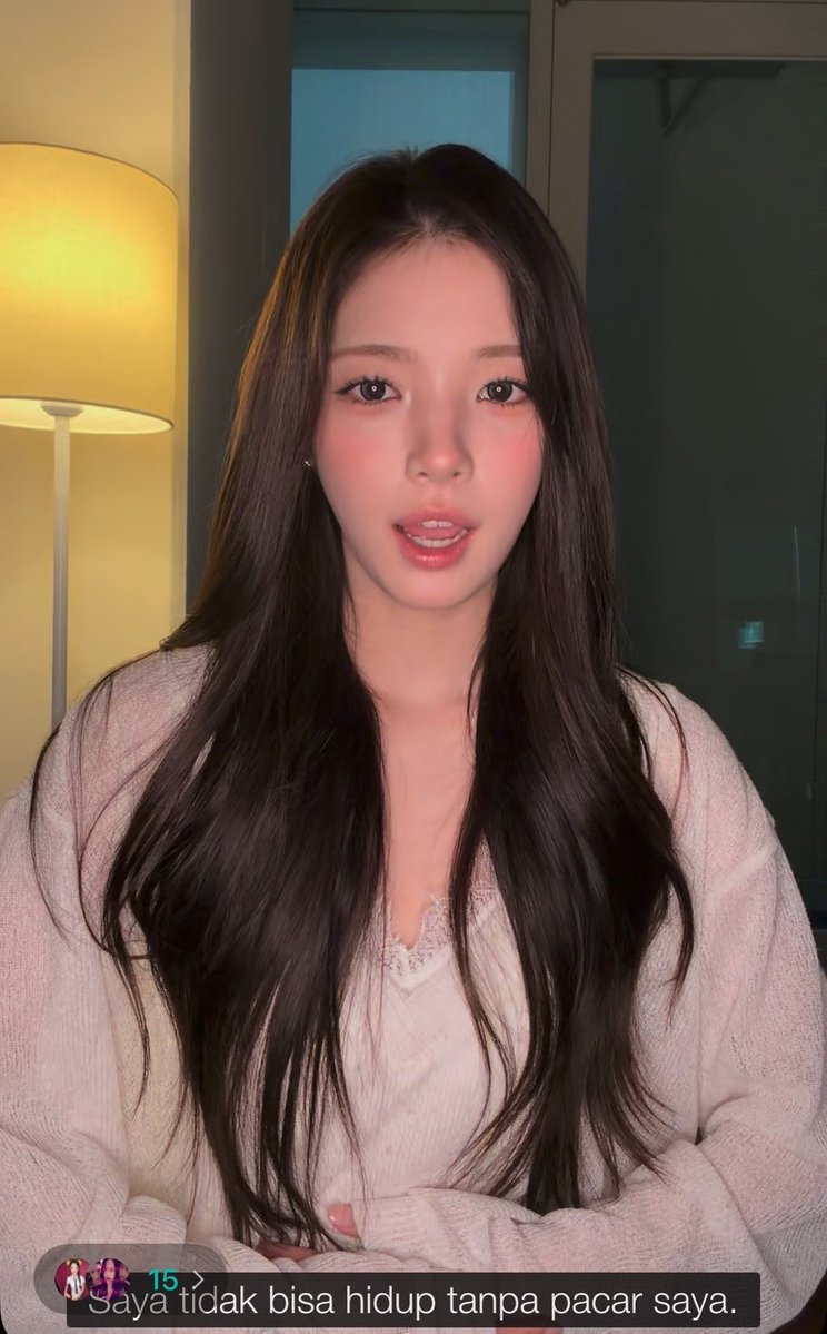 Couple ini didukung semesta kah 😭😭😭.. sampe terjemahan weverse aja bilang “aku tidak bisa hidup tanpa pacar saya” di part Ana 😭😭😭.. 🎀 : Aku tidak bisa hidup tanpa Jiwoo unnie 🎀 : Aku tidak bisa hidup tanpa Dahyun 🎀 : Aku tidak bisa hidup tanpa Lemen unnie 🎀 : Aku tidak bisa hidup tanpa Juun 🎀 : Aku tidak bisa hidup tanpa Ana 🎀 : Aku tidak bisa hidup tanpa Jeong Ian 🎀 : Aku tidak bisa hidup tanpa Kim Nayeon 🎀 : Aku tidak bisa hidup tanpa Hachu 😭😭 pas banget lagi di part Ana translate berubah jadi pacarku 🤣🤣