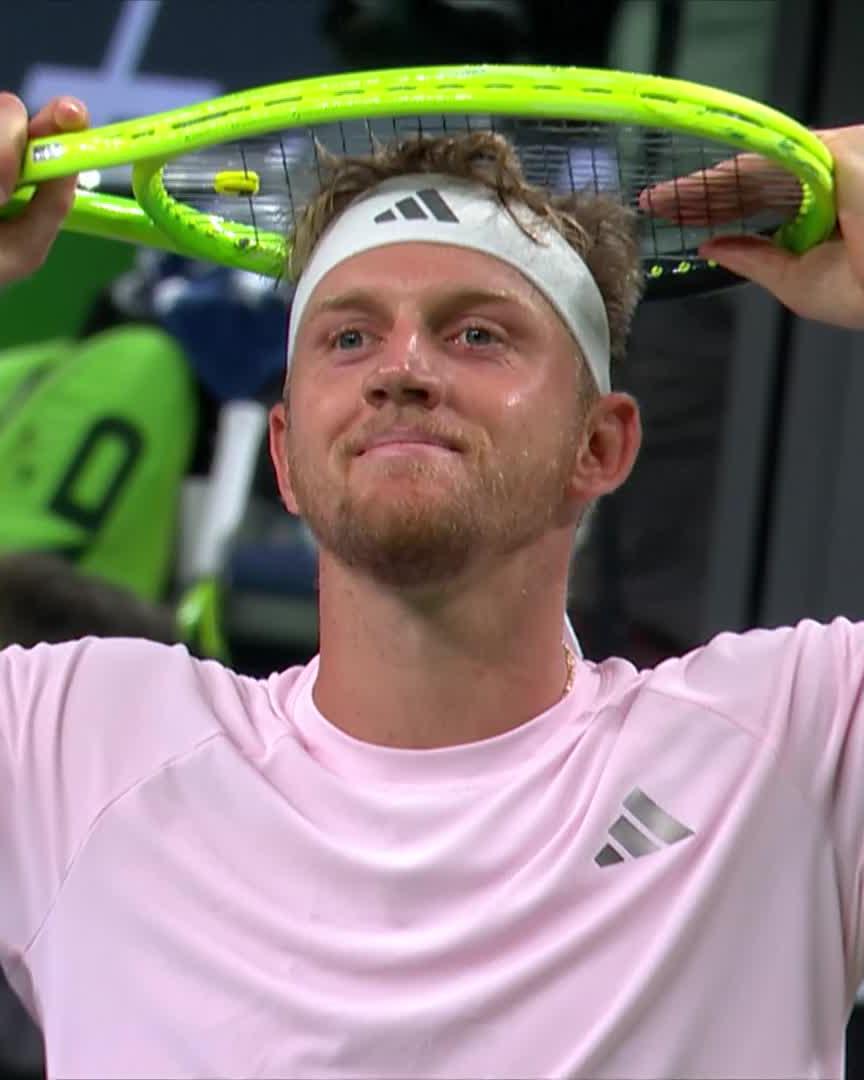BIGGEST title of his career 🏆 Fokina completes the comeback 1-6 7-6 6-4 vs Jodar to become the Shanghai champ! Alejandro Davidovich Fokina #RolexShanghaiMasters