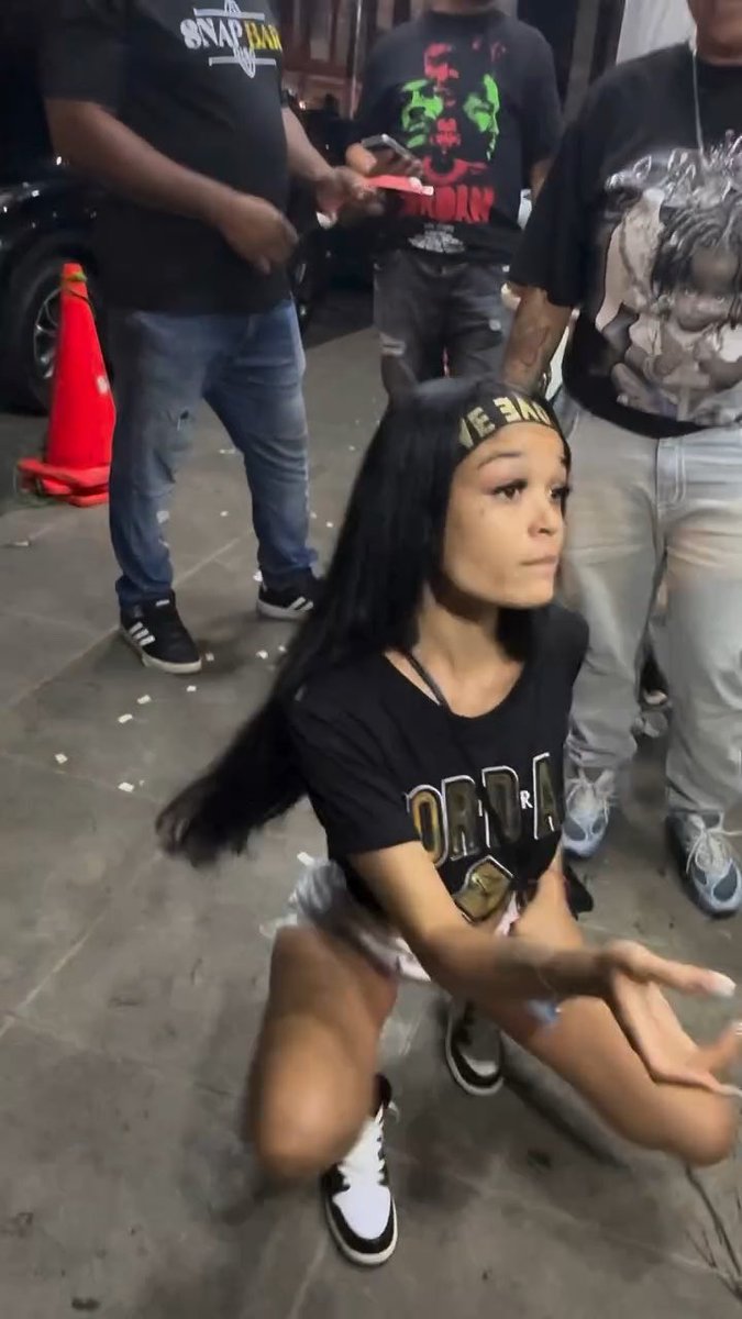 Me imagino ella viendo este video: “diablo rompí, me la comí, con lo último en lo pie, ellas no van por ahí” 😂