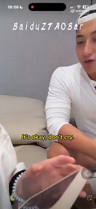 [ENG] 261016 Yiyang Douyin livestream: #ZTAO joining at the end to share his thoughts on why anyone would talk about their family matters to others #HuangZitao #黄子韬 #타오 #タオ Z.TAO🔴黄子韬
