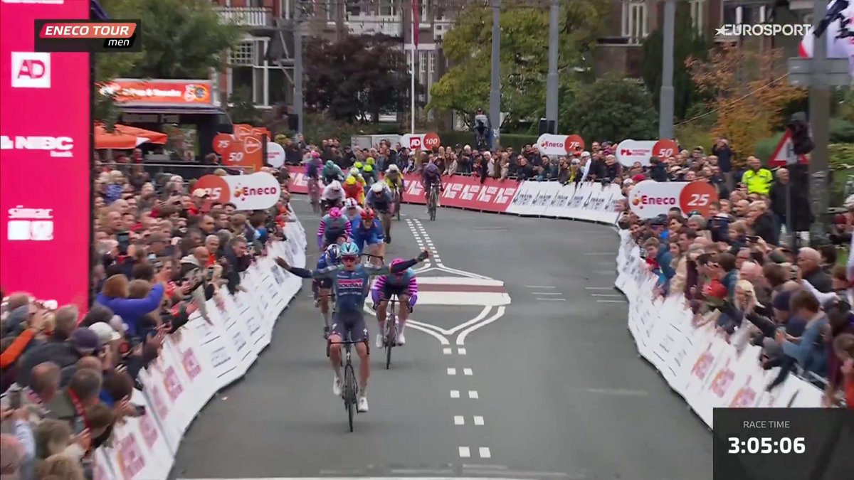 MERLIER JUEGA EN OTRA LIGA 🌎 El belga le arranca las pegatinas a Groenewegen para llevarse la última etapa del #EnecoTour. Victor Campenaerts conquista la primera general de su carrera. #LaCasadelCiclismo