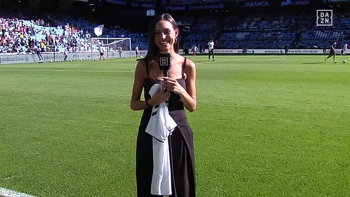 Un homenaje PRECIOSO👏👏👏 Los jugadores del Celta de Vigo han salido a calentar con camisetas en homenaje al Celta Integra, campeones de LALIGA GENUINE🥹 #LALIGAenDAZN⚽