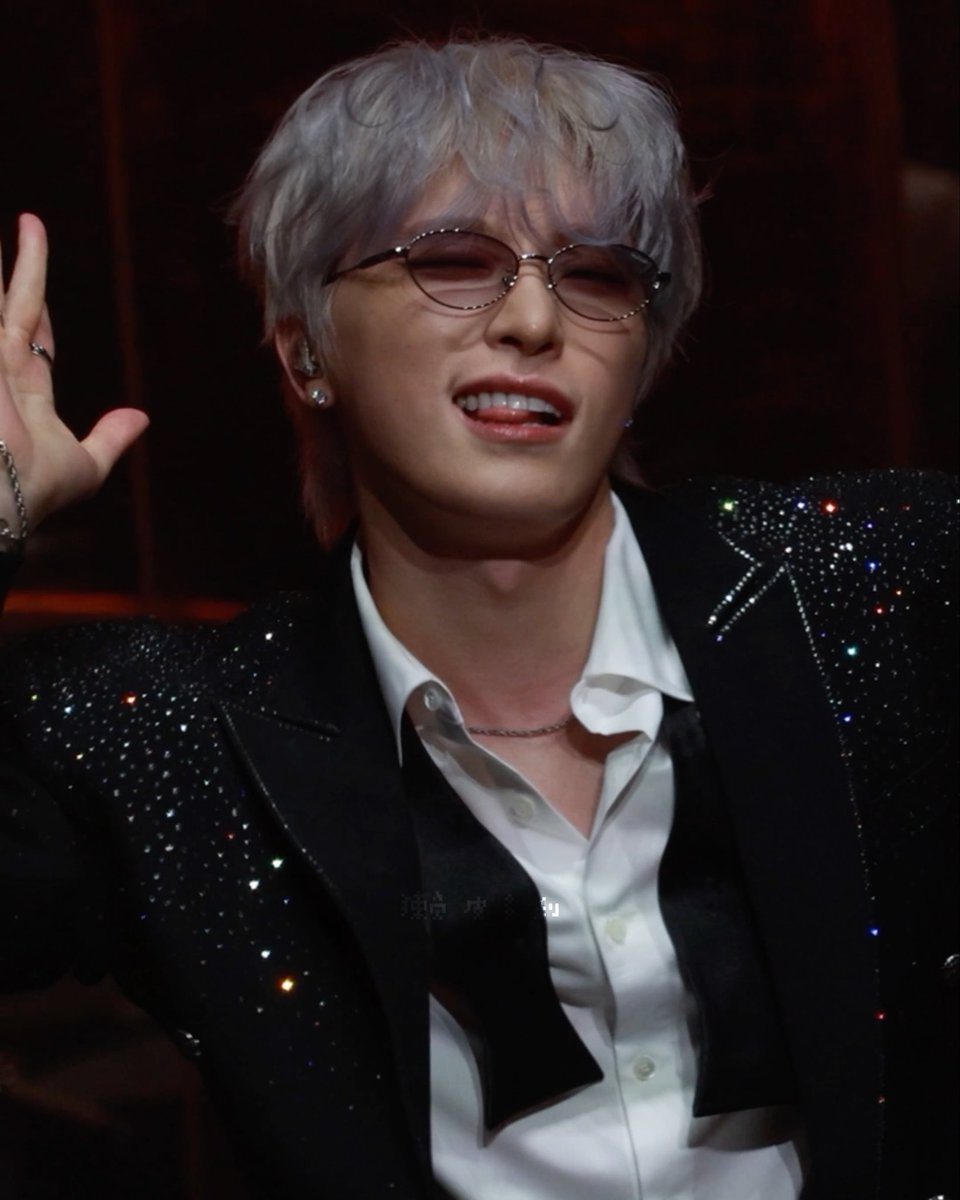 dino’s range of expressions being captured in this fancam he’s so insane????